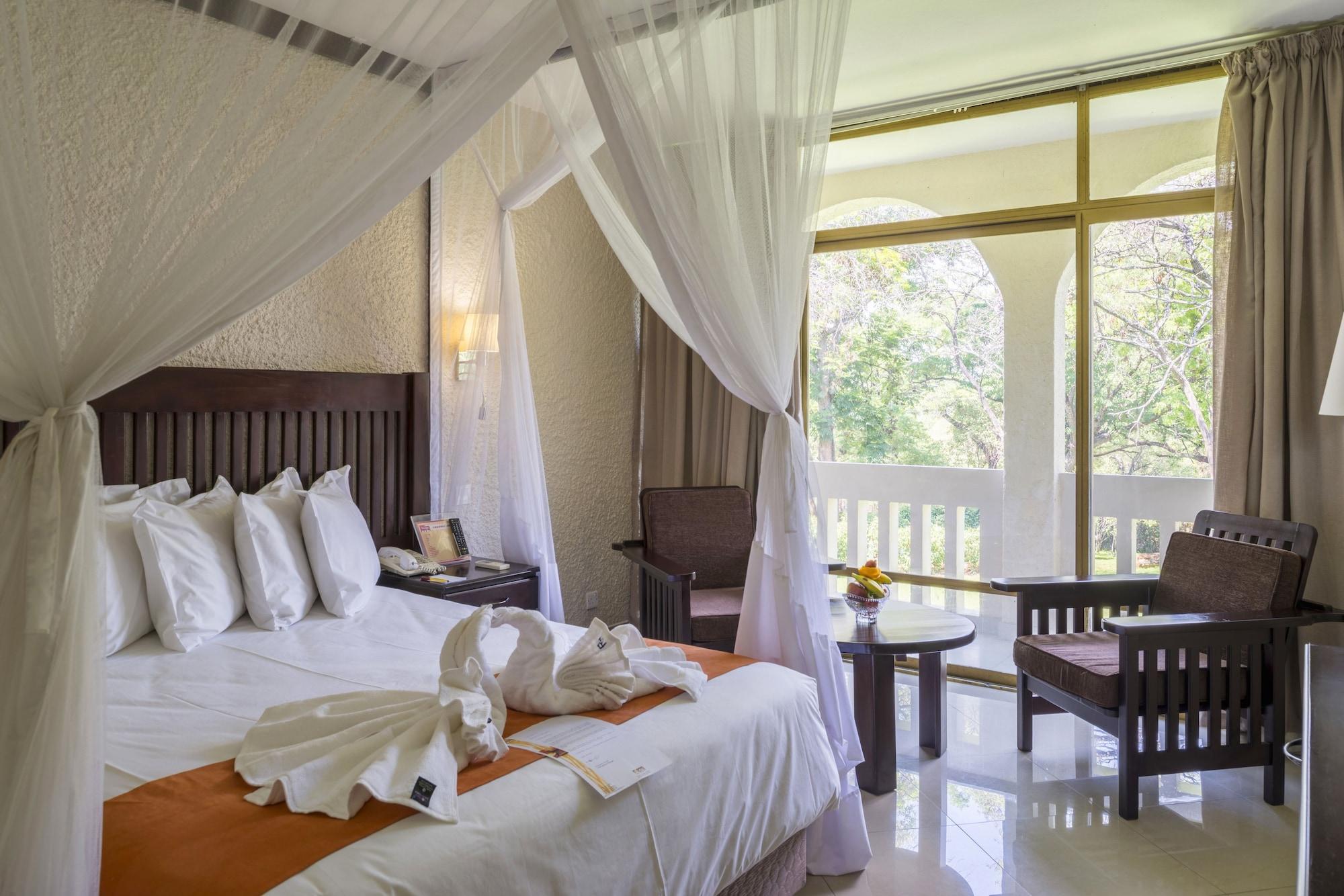 Victoria Falls Rainbow Hotel Экстерьер фото
