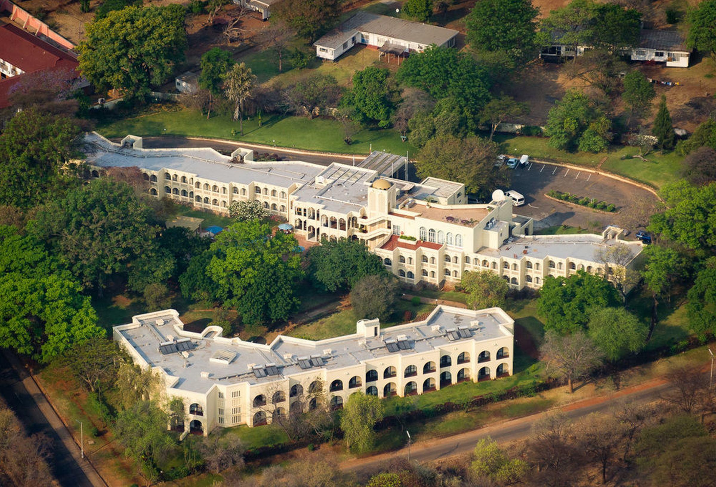 Victoria Falls Rainbow Hotel Экстерьер фото