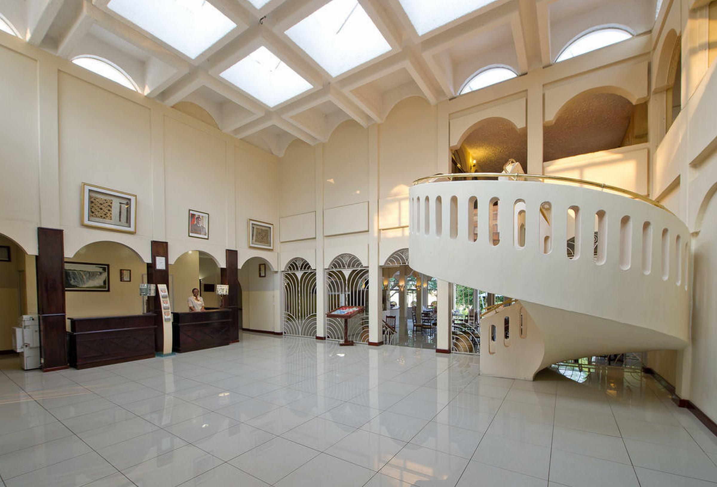 Victoria Falls Rainbow Hotel Экстерьер фото