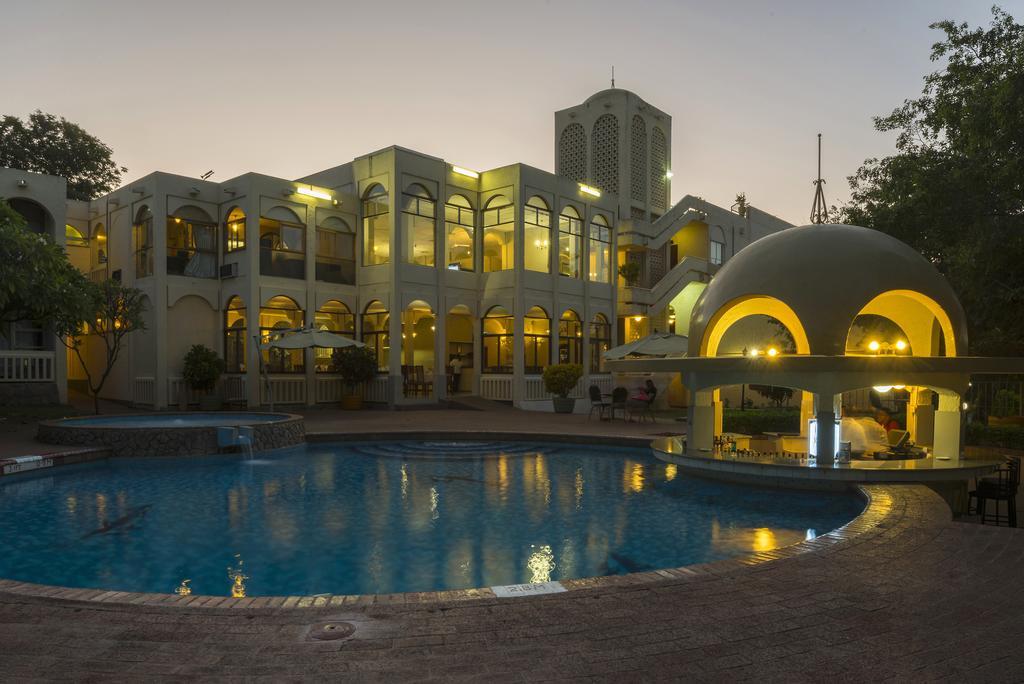 Victoria Falls Rainbow Hotel Экстерьер фото