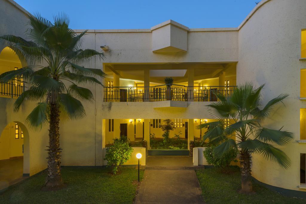 Victoria Falls Rainbow Hotel Экстерьер фото