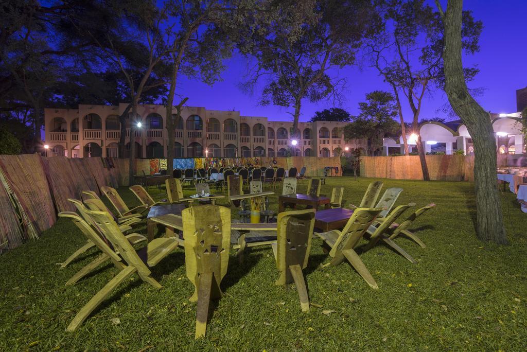 Victoria Falls Rainbow Hotel Экстерьер фото