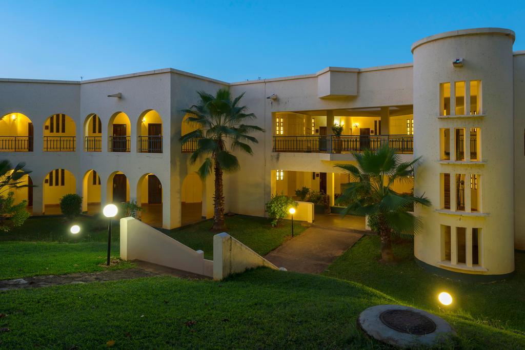Victoria Falls Rainbow Hotel Экстерьер фото