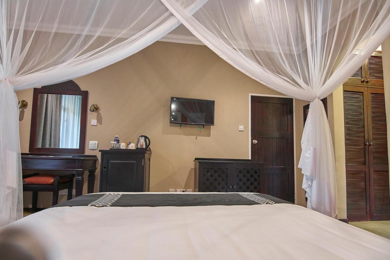Victoria Falls Rainbow Hotel Экстерьер фото