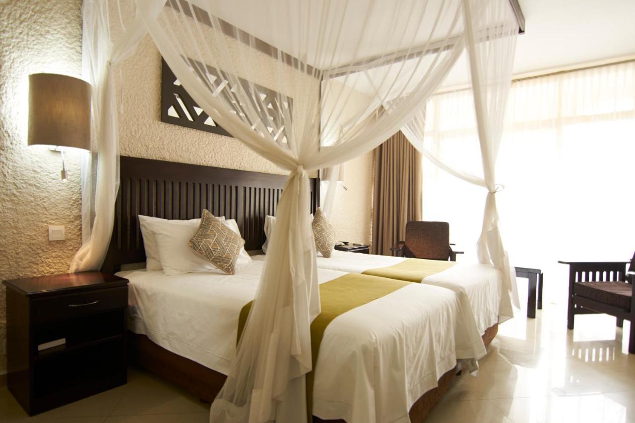 Victoria Falls Rainbow Hotel Экстерьер фото